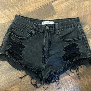 Abercrombie & Fitch black Festival Short. Size 2 (26).